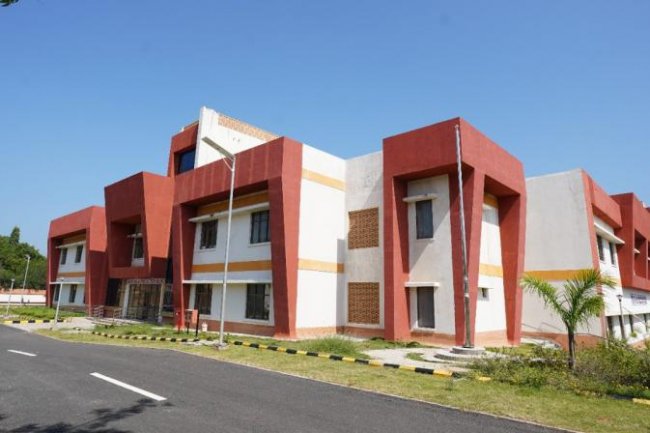 प्रबंधक व ड्रेज कैडेट आदि के पद रिक्त