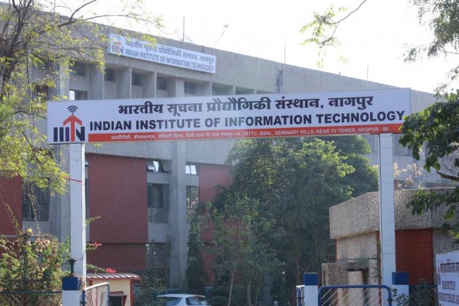 निदेशक व प्रधान डिजाइनर पद रिक्त