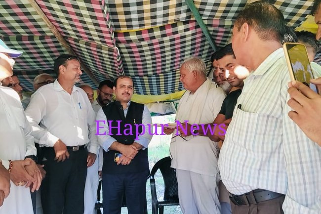 गढ़-अमरोहा के बीएसपी सांसद ने जानी किसानों की समस्या