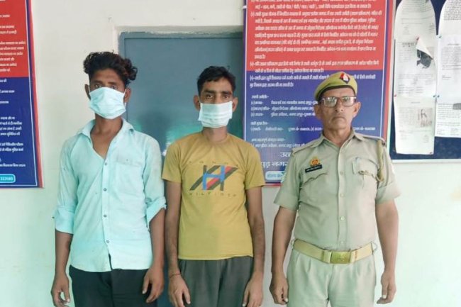 पुलिस ने दो वारंटी पकड़े