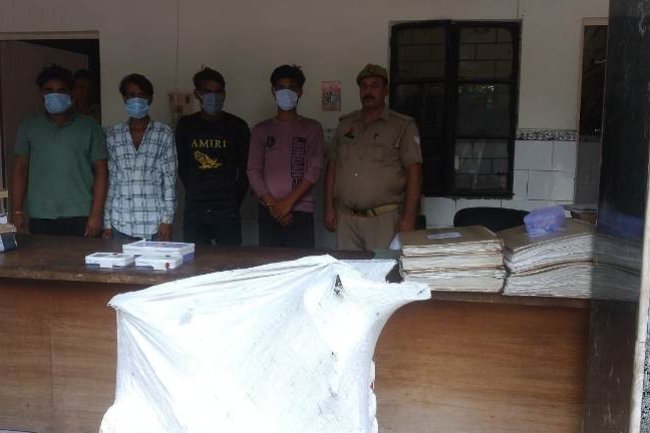 सनसनीखेज चोरी का खुलासा, 4 बदमाश दबोचे