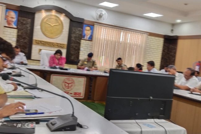 नशे के सौदागरों पर रखें कड़ी नजर