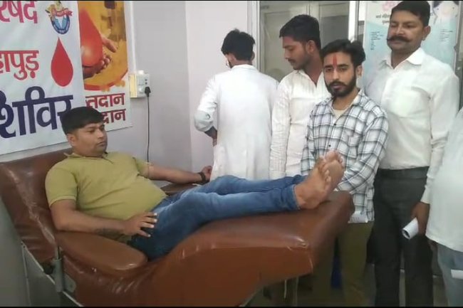 हुतात्मा दिवस पर नौजवानों ने किया रक्तदान