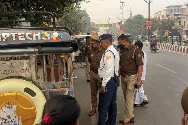 ईरिक्शा चालकों को बताए ट्रैफिक रूल के पालन करने के फायदे