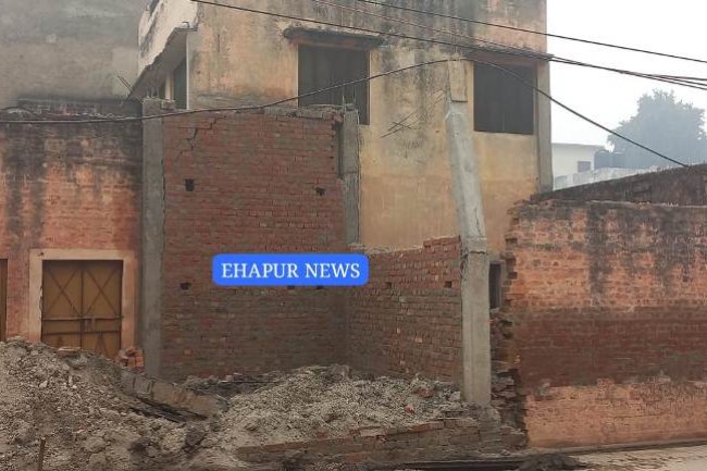 निर्माणाधीन भवन का लेंटर गिरने से हड़कंप