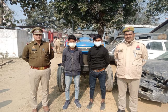 दो आरोपियों से ट्राली बरामद