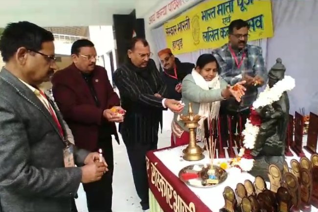 संस्कार भारती के उत्सव में छात्राओं ने दिया प्रतिभा का परिचय