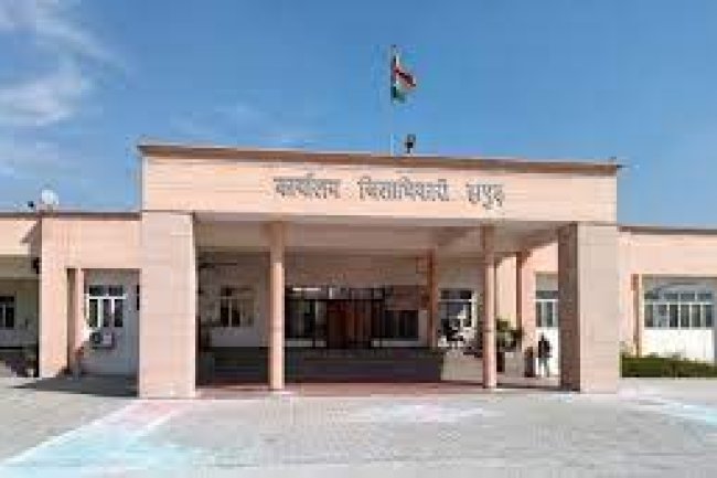 गैरहाजिर ईओ को डीएम ने नोटिस जारी करने के निर्देश दिए