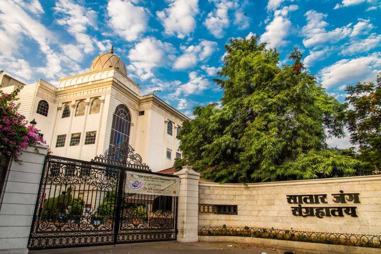 सालार जंग संग्रहालय हैदराबाद में भर्ती
